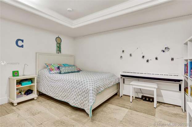 Building Photo - 251 Crandon Blvd