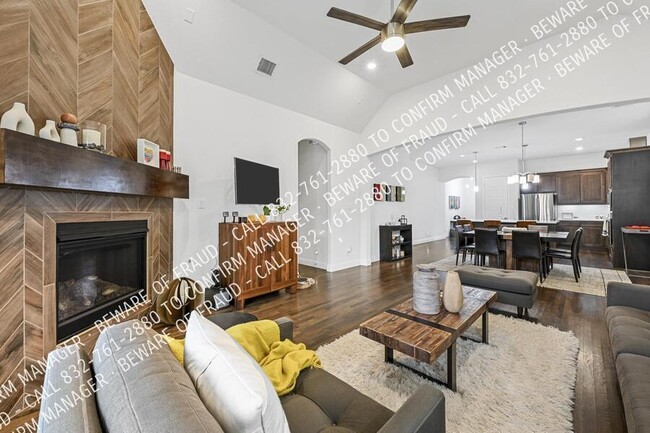 Building Photo - 2606 San Jacinto Dr