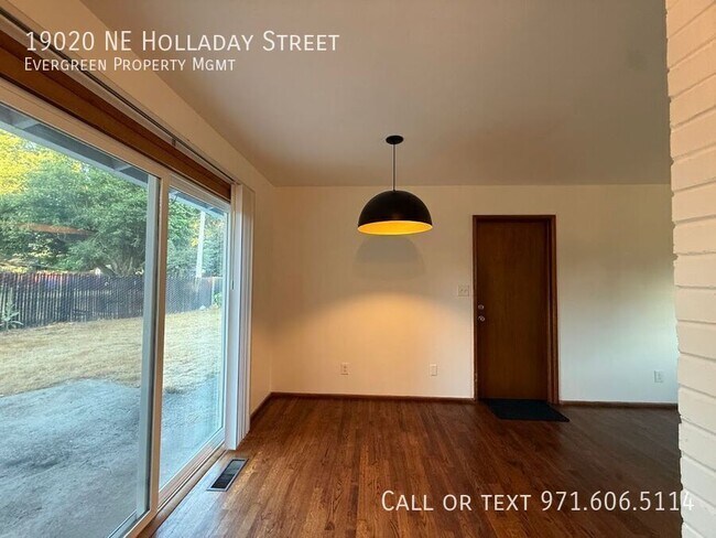 Building Photo - 19020 NE Holladay St