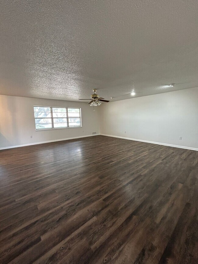 Building Photo - This one has it all!  Spacious 3-Bedroom Home in a Great Location!