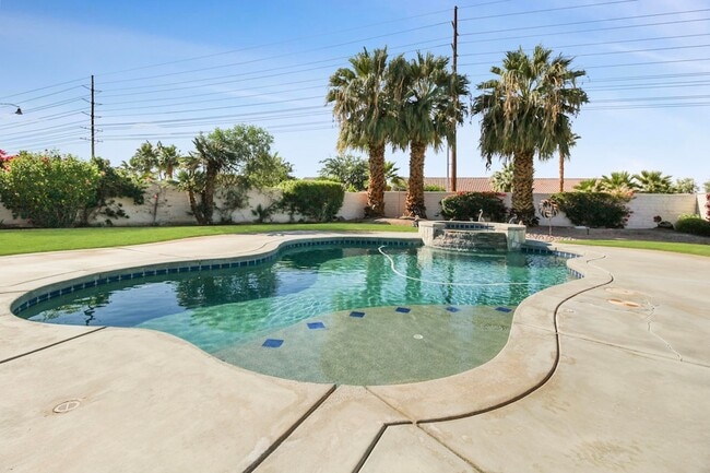 Building Photo - 40433 Corte San Carlos