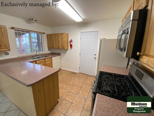 Building Photo - Beautiful 4 bedroom home in 80916! Pet Friendly!