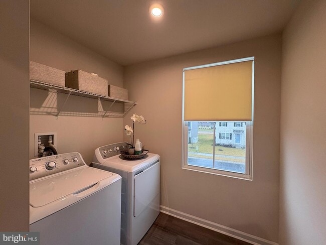 Building Photo - 27003 Greenleaf Dr