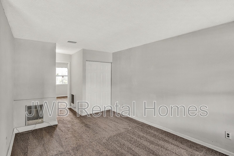 Building Photo - 7213 Ken Knight Dr W