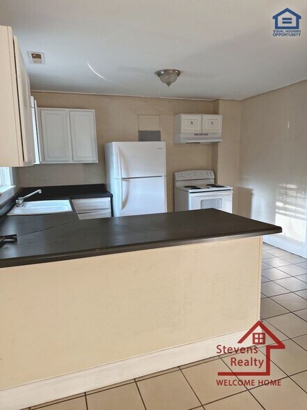 Building Photo - 4816 Tomahawk Trail