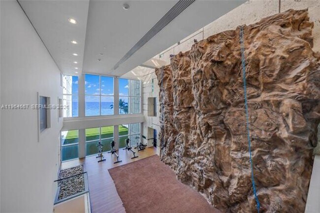 Building Photo - 6801 Collins Ave