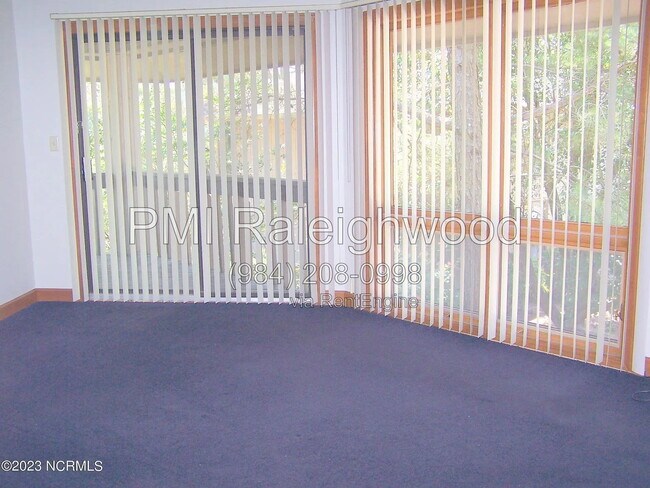 Building Photo - 220 Foxkroft Dr