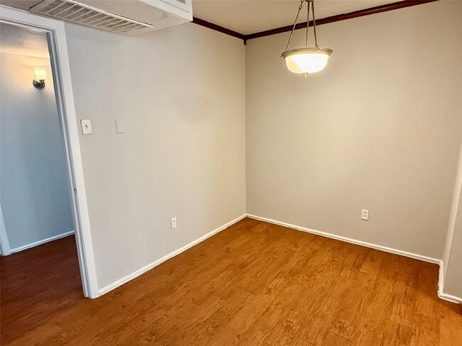 Building Photo - 1000 Heights Blvd