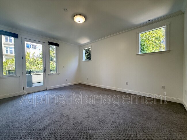 Building Photo - 3316 California St