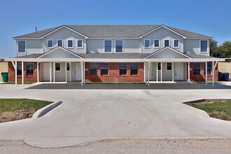 Building Photo - ? Spacious & Stylish 4-Bedroom Duplex?