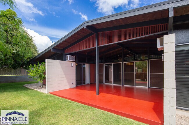 Building Photo - 1466 Oili Loop