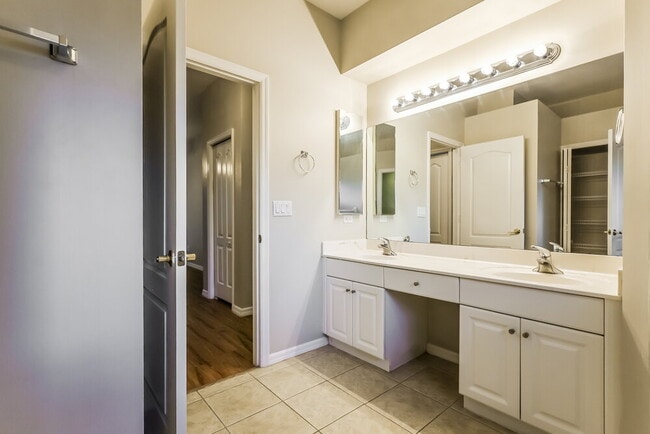 Building Photo - 9513 Blue Stone Cir