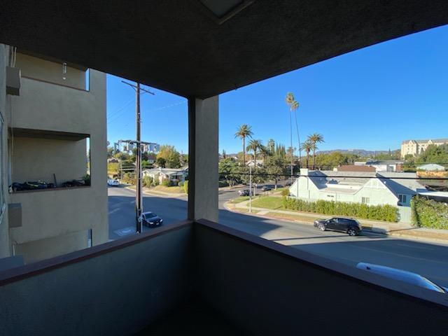 Building Photo - 300 S Gramercy Pl