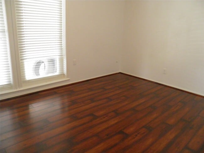 Building Photo - 8827 Neff St