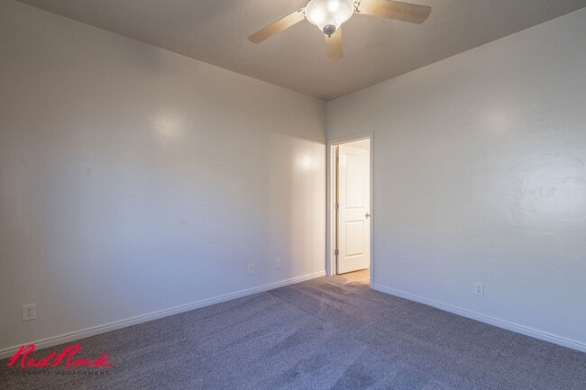 Building Photo - 484 N 2480 W