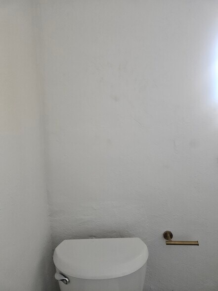 Building Photo - 5159 Clinton St