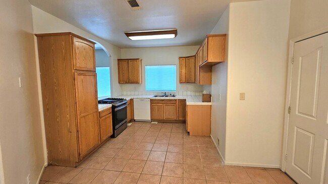 Building Photo - Charming Single-Family Home in Prime Location!