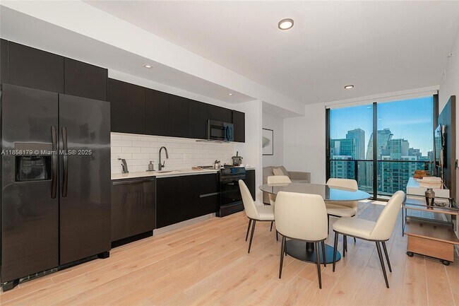 Building Photo - 398 NE 5th St