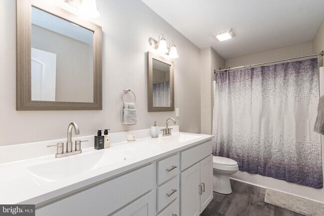 Building Photo - 342 Europa Way