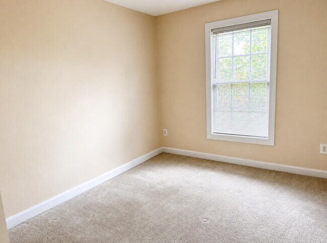 Building Photo - Elegant 3-Level Brick Front Townhome with 3 Bedrooms, 2.5 Baths & 1-Car Garage in South Riding