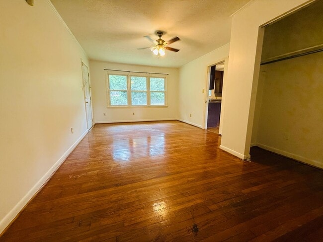 Building Photo - COMING SOON-1718 Patterson Circle