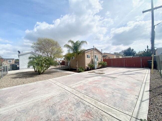 Primary Photo - Euclid (Saulo Trust)