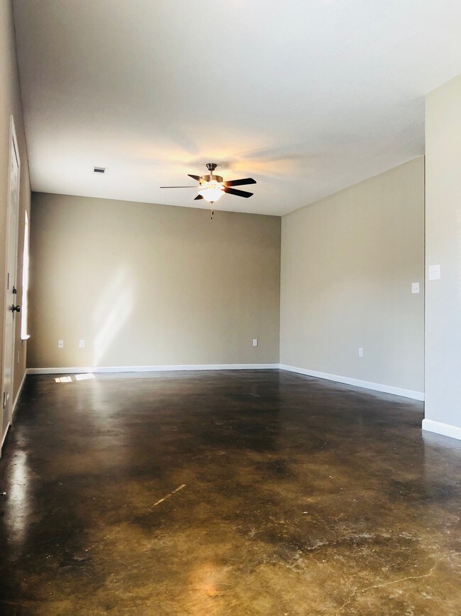 Building Photo - 4307 Savannah Hills Dr