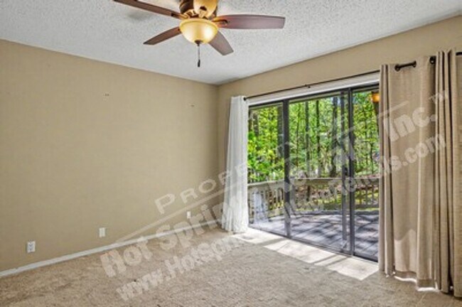 Building Photo - West Gate Area |Home |Unfurnished