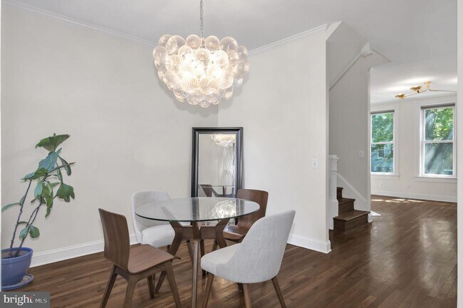 Building Photo - 117 15th St SE