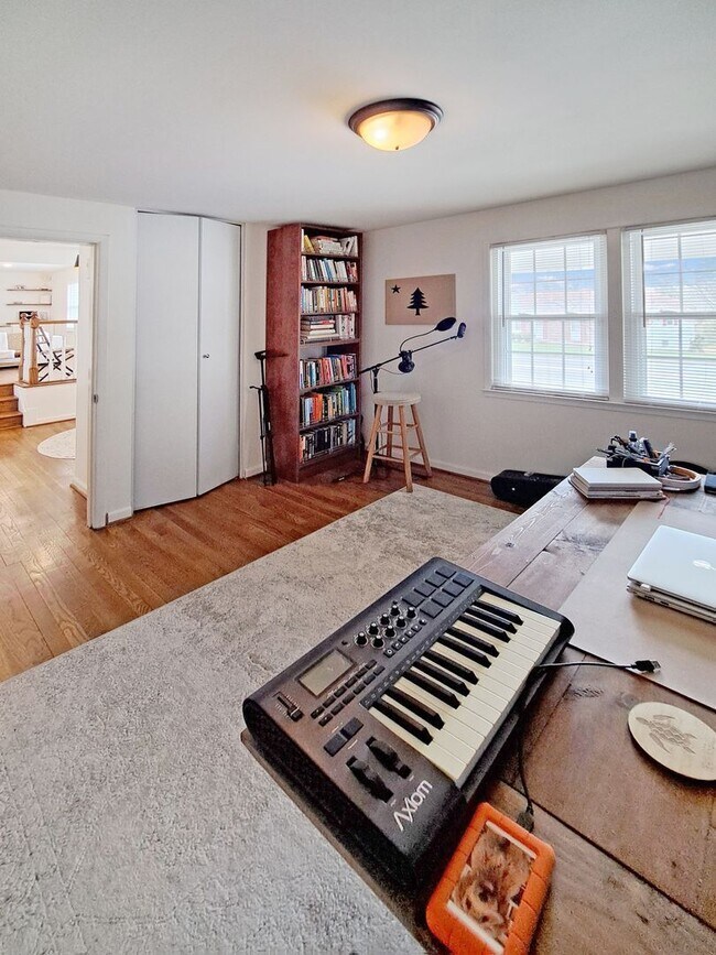 Building Photo - 1904 Taylor Ave