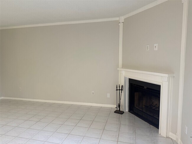 Building Photo - 2120 El Paseo St