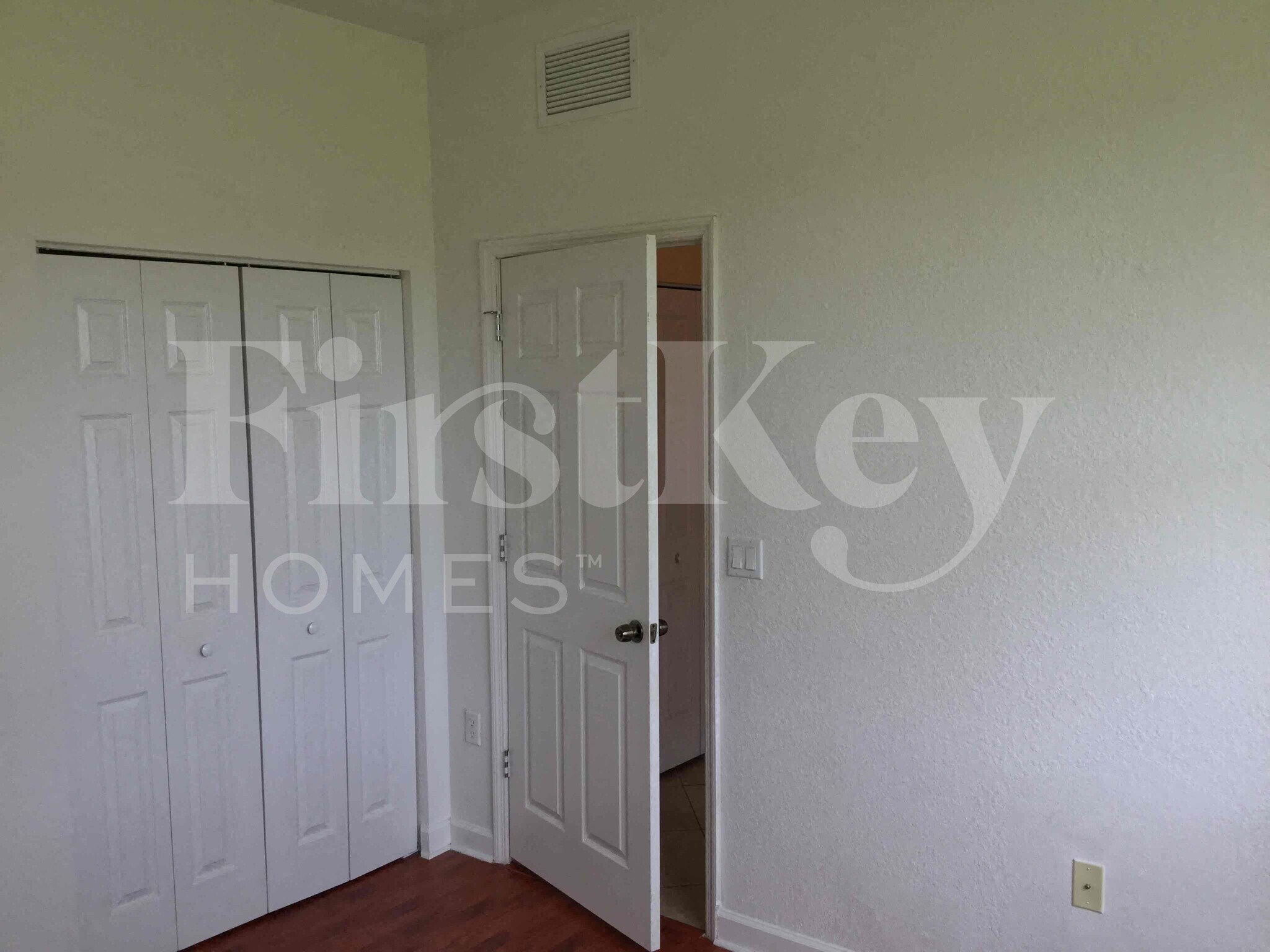 Building Photo - 1485 NE 40th Rd