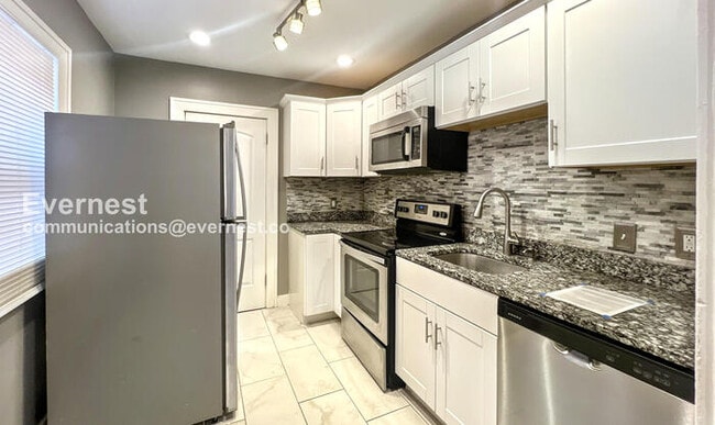 Building Photo - 3421 Indiana Ave