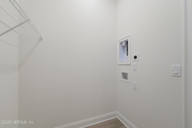 Building Photo - 50 Sewall Ln