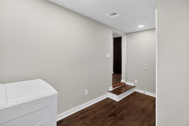 Building Photo - 428 Van Molan St