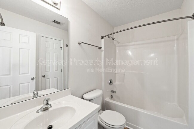 Building Photo - 208 Satomi Way