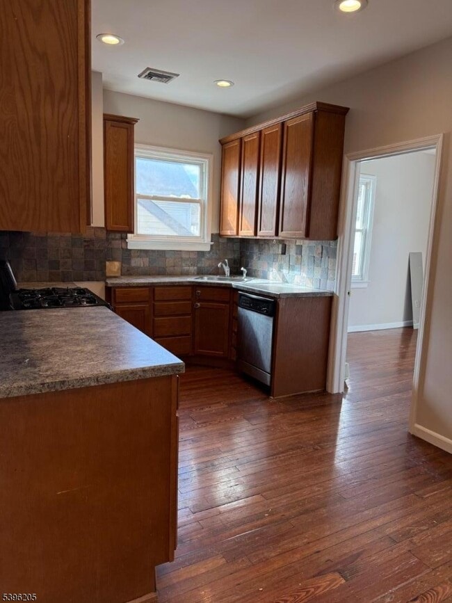 Building Photo - 507 Bloomfield Ave