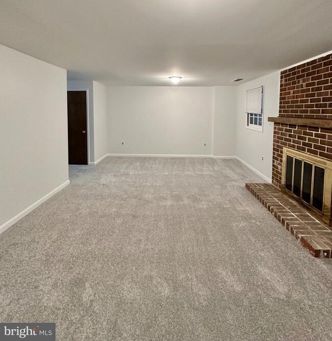 Building Photo - 2868 Kelly Square