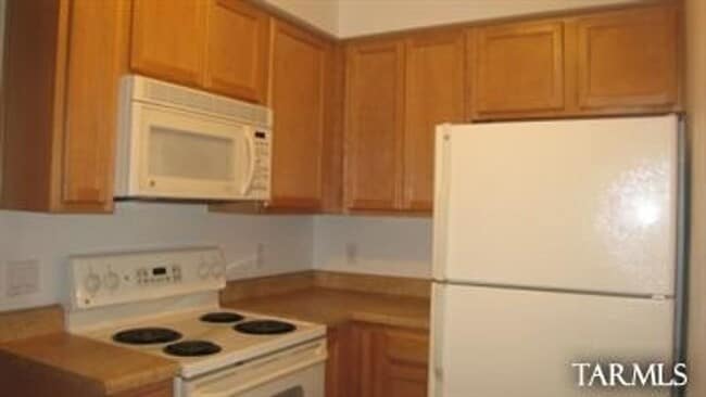 Building Photo - PRELEASE August 2026! West University Home!