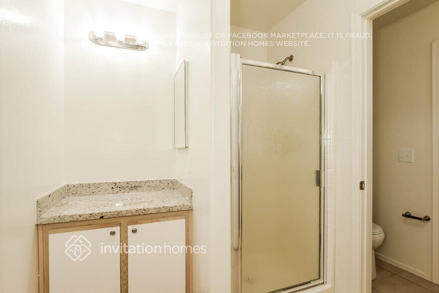 Building Photo - 12934 W Laurel Ln