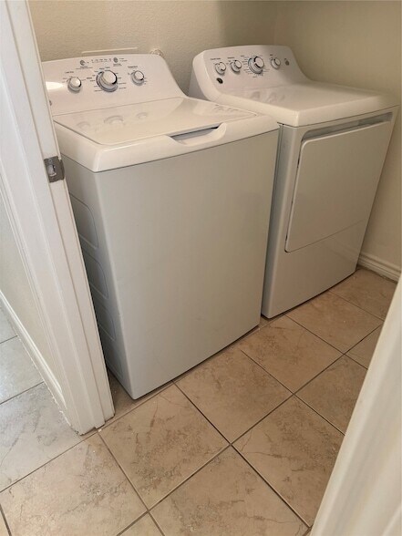 Building Photo - 12404 Coral Dr