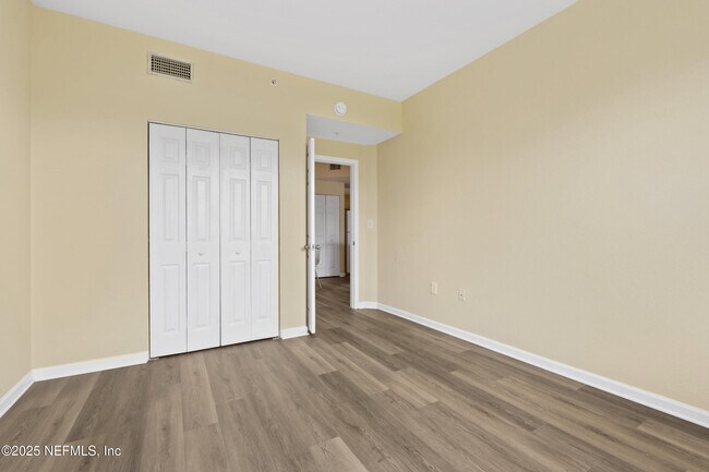 Building Photo - 410 S Villa San Marco Dr
