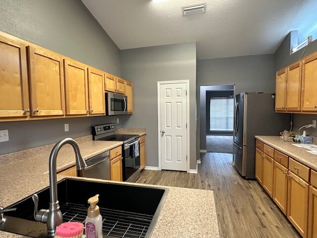 Building Photo - 2155 Hagood Loop