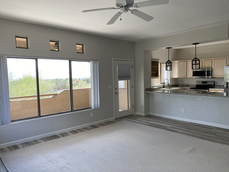 Building Photo - 8880 E Paraiso Dr