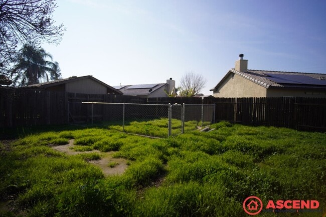 Building Photo - 5305 Pine Grove Ct