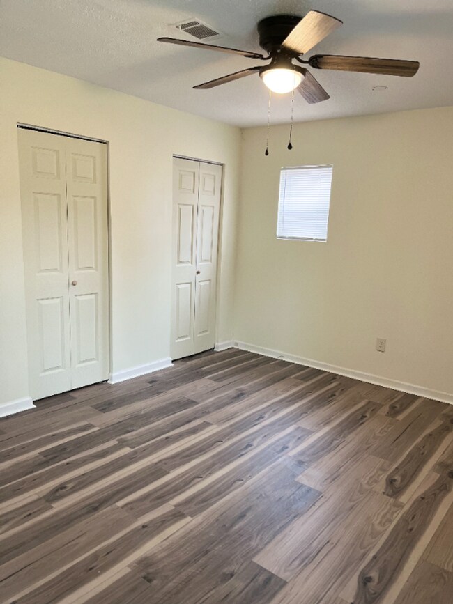 Building Photo - 3 Br Brick Ranch