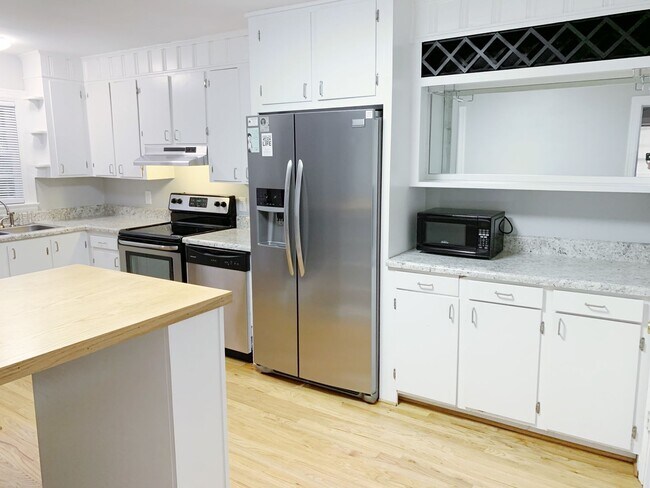 Building Photo - 112 N Meade St