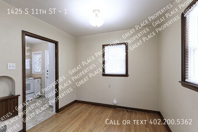 Building Photo - 1425 S 11th St