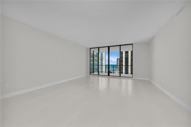 Building Photo - 275 1st Ave S