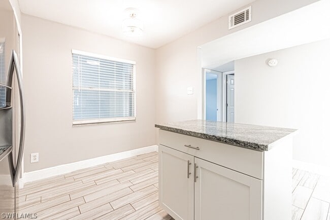 Building Photo - 1392 Churchill Cir